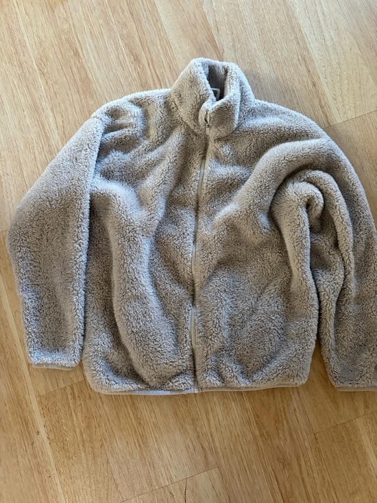 PINK Victoria's Secret Jackets & Blazers - PINK Victoria's Secret Medium Plush Sherpa Fleece Jacket in Light Grey